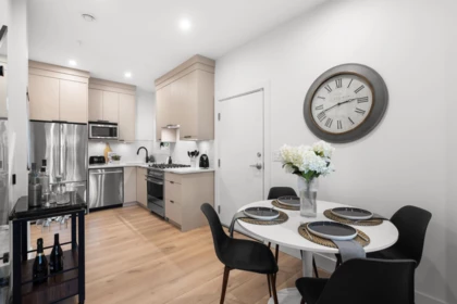 2632 Ward Street, Vancouver, BC