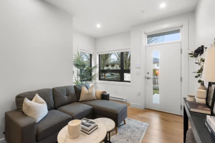 2632 Ward Street, Vancouver, BC