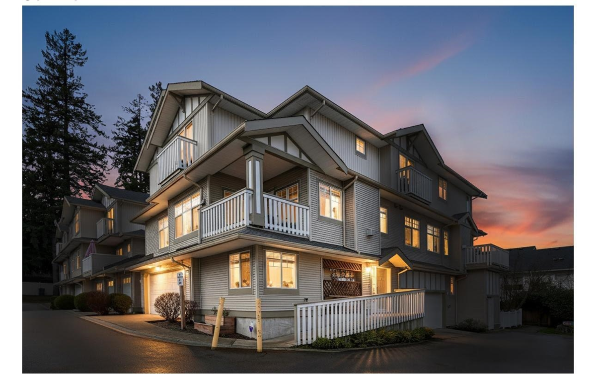 Entry Foyer Photo of 11 2733 Parkway Drive, Surrey, BC