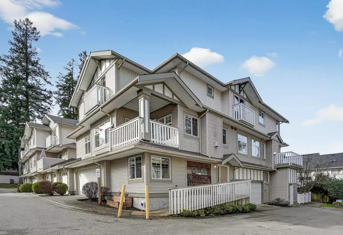 Hallway Photo of 11 2733 Parkway Drive, Surrey, BC