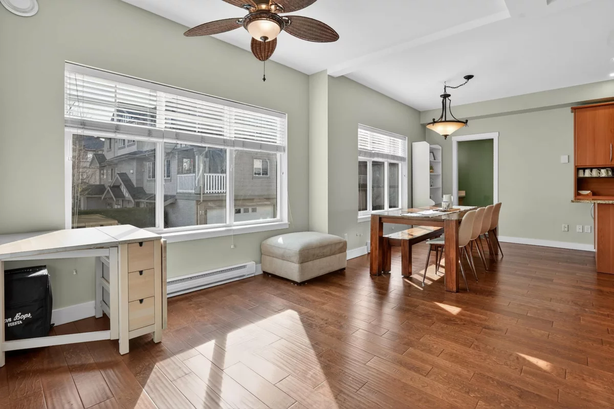 Kitchen Island Photo of 11 2733 Parkway Drive, Surrey, BC