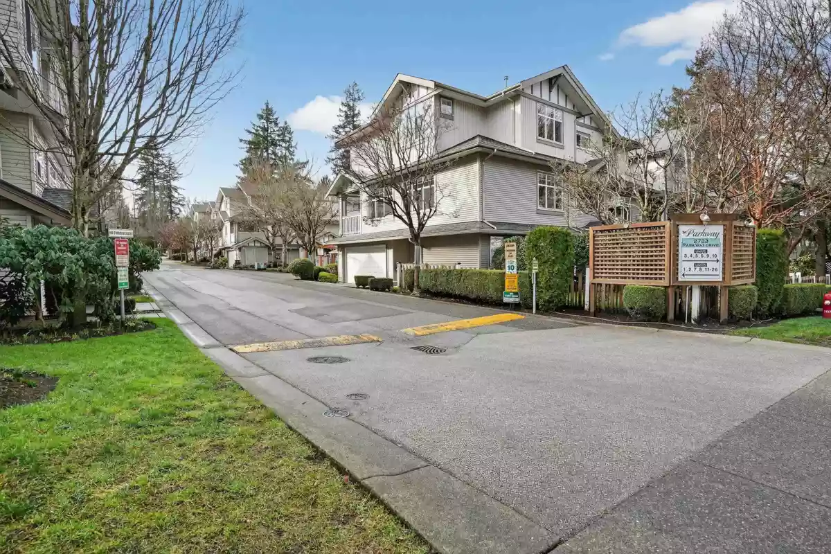 Laundry Room Photo of 11 2733 Parkway Drive, Surrey, BC