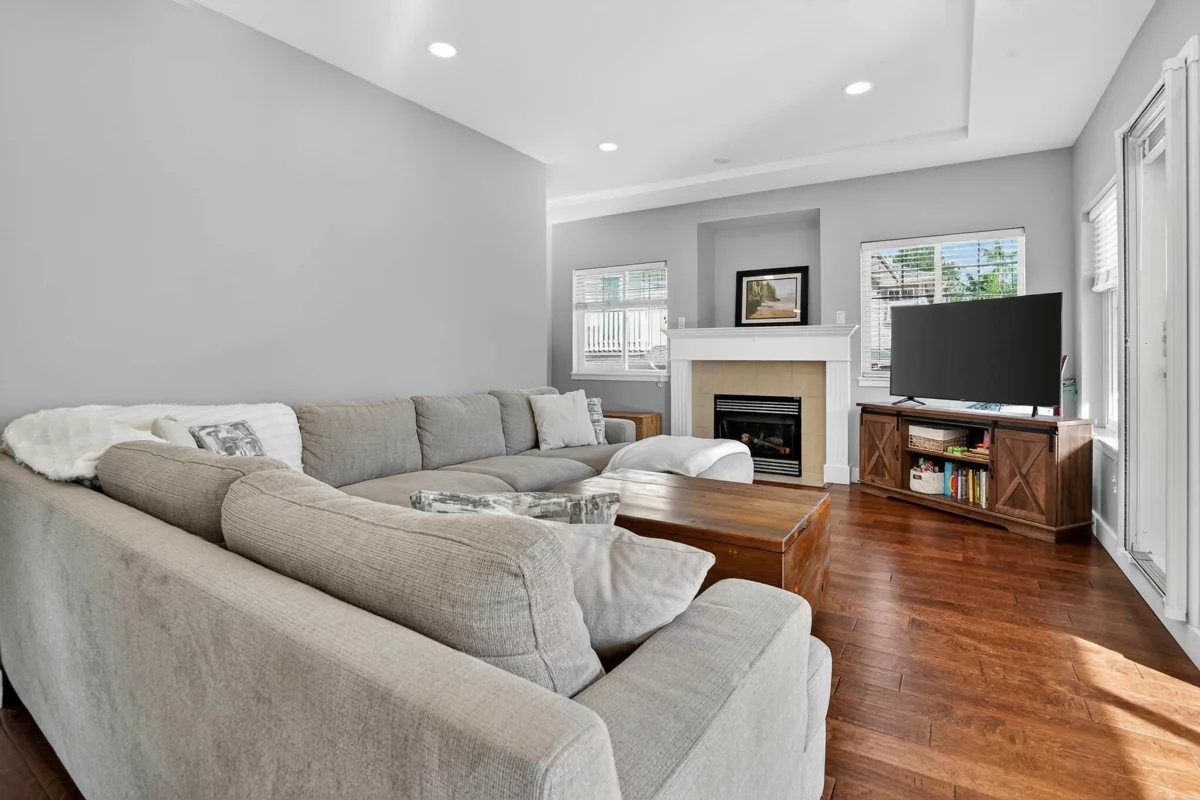 Living Room Photo of 11 2733 Parkway Drive, Surrey, BC