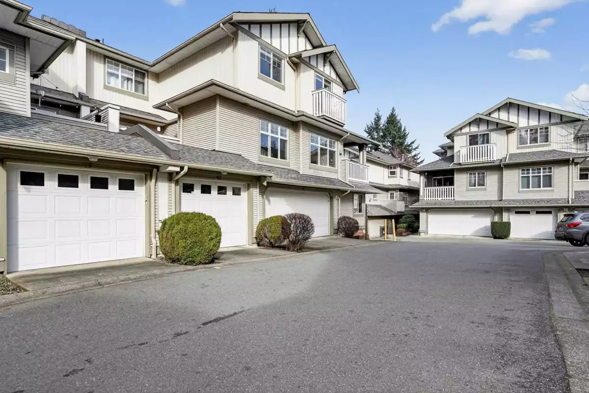 Mudroom Photo of 11 2733 Parkway Drive, Surrey, BC