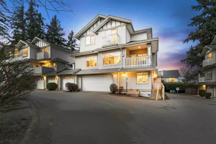 11 2733 Parkway Drive, Surrey, BC, King George Corridor — 3 bed townhouse for sale
