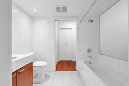 Hallway Photo of 409 328 E 11th Avenue, Vancouver, BC