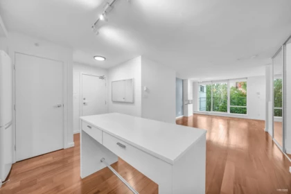 Kitchen Photo of 409 328 E 11th Avenue, Vancouver, BC