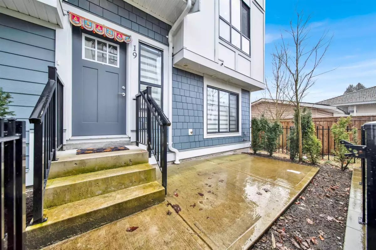 Outdoor Deck Photo of 19 11556 72a Avenue, Delta, BC