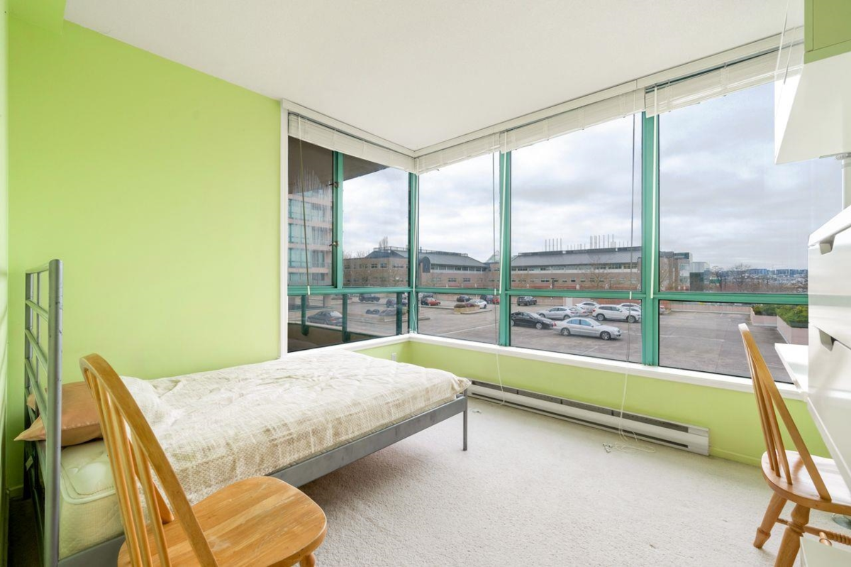 Primary Bathroom Photo of 402 8851 Lansdowne Road, Richmond, BC