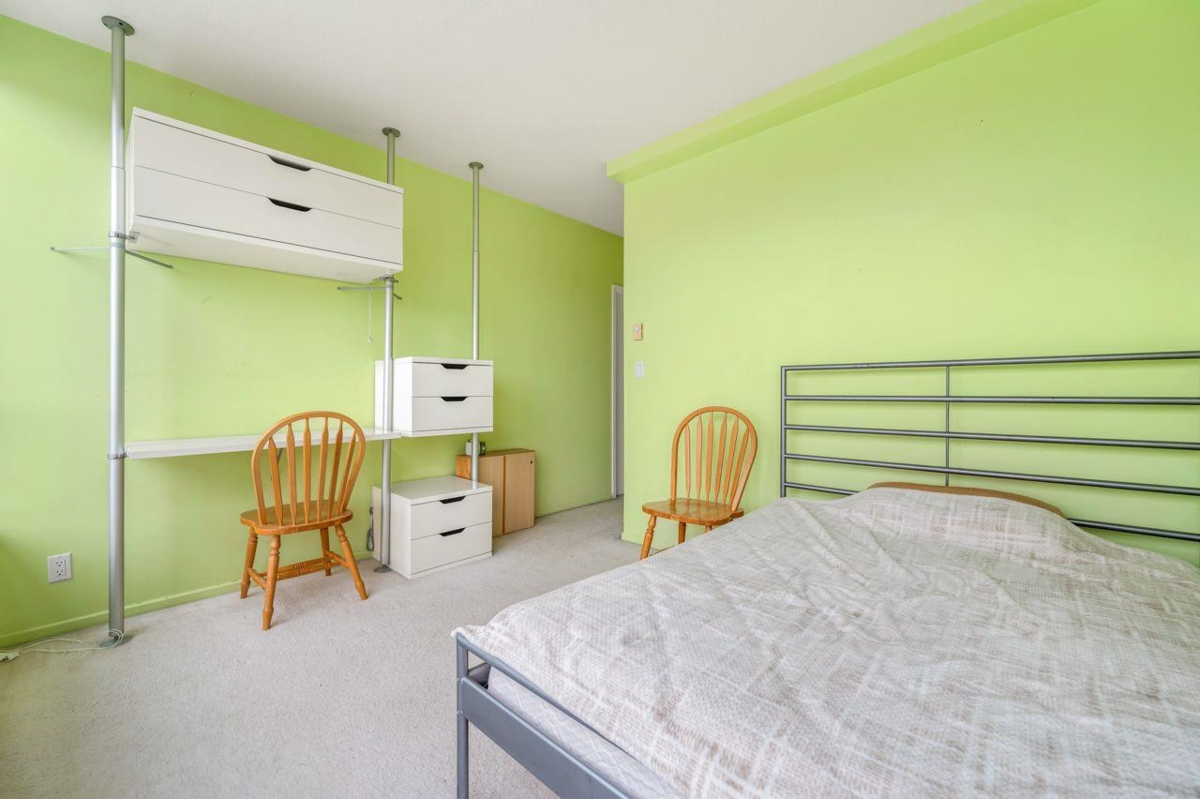 Walk-In Closet Photo of 402 8851 Lansdowne Road, Richmond, BC