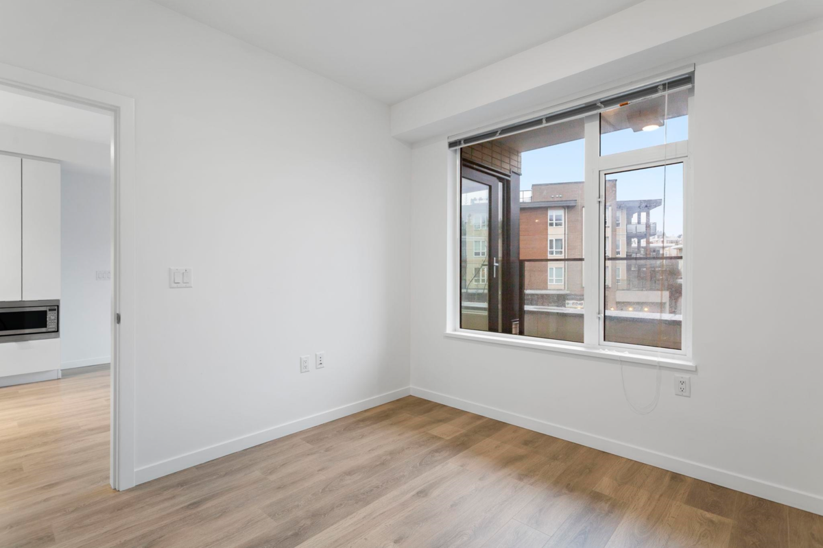 Entry Foyer Photo of 201 725 Marine Drive, North Vancouver, BC