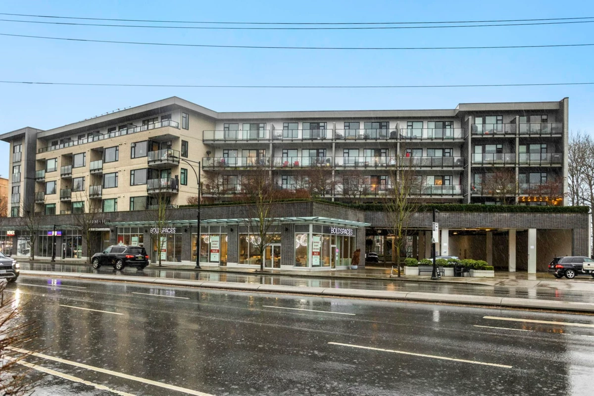 Living Room Photo of 201 725 Marine Drive, North Vancouver, BC