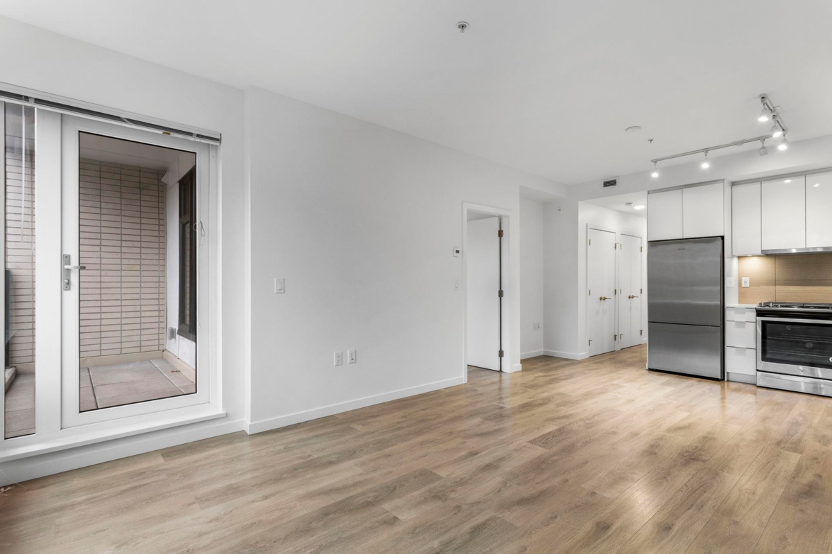 Primary Bathroom Photo of 201 725 Marine Drive, North Vancouver, BC