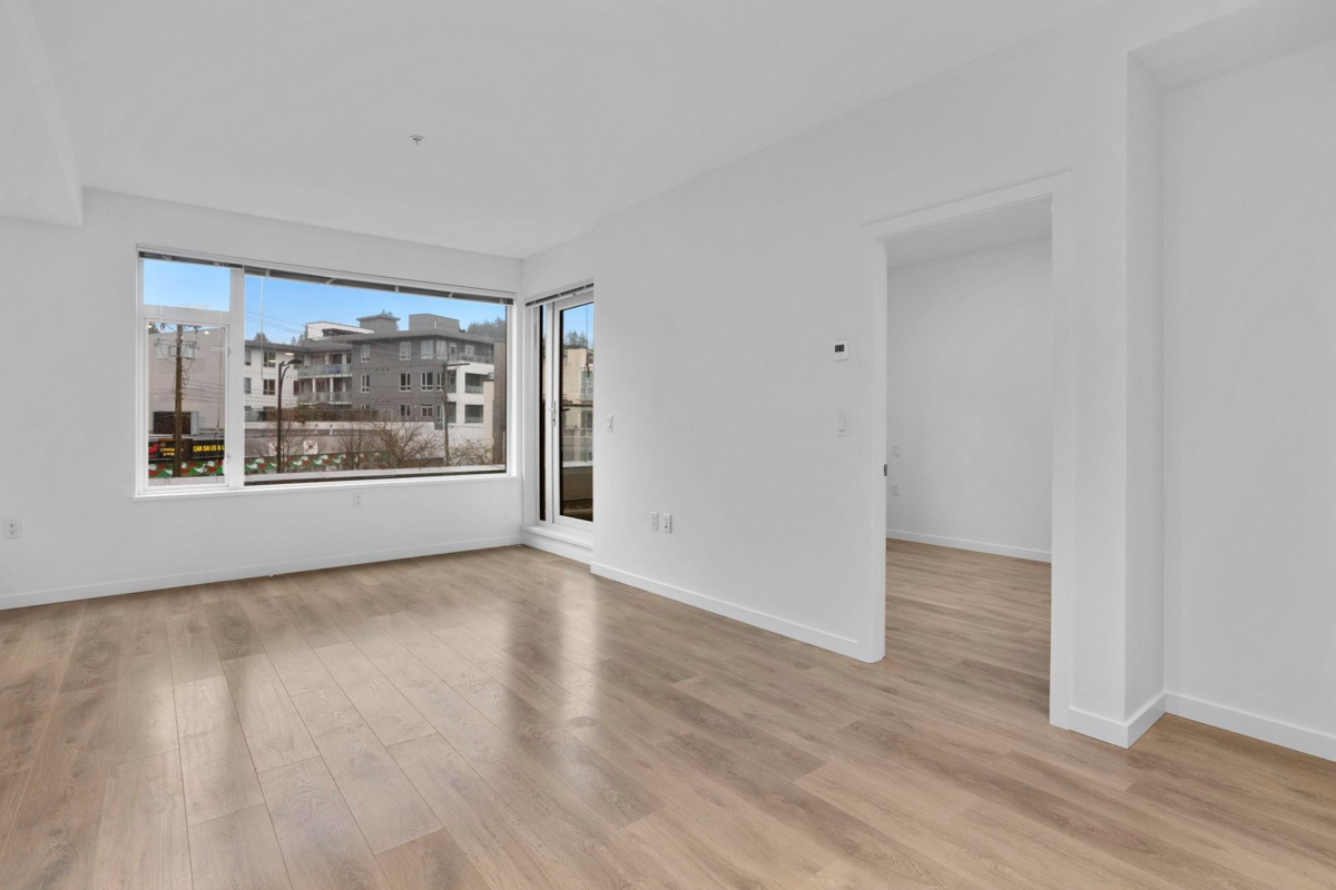 Primary Bedroom Photo of 201 725 Marine Drive, North Vancouver, BC