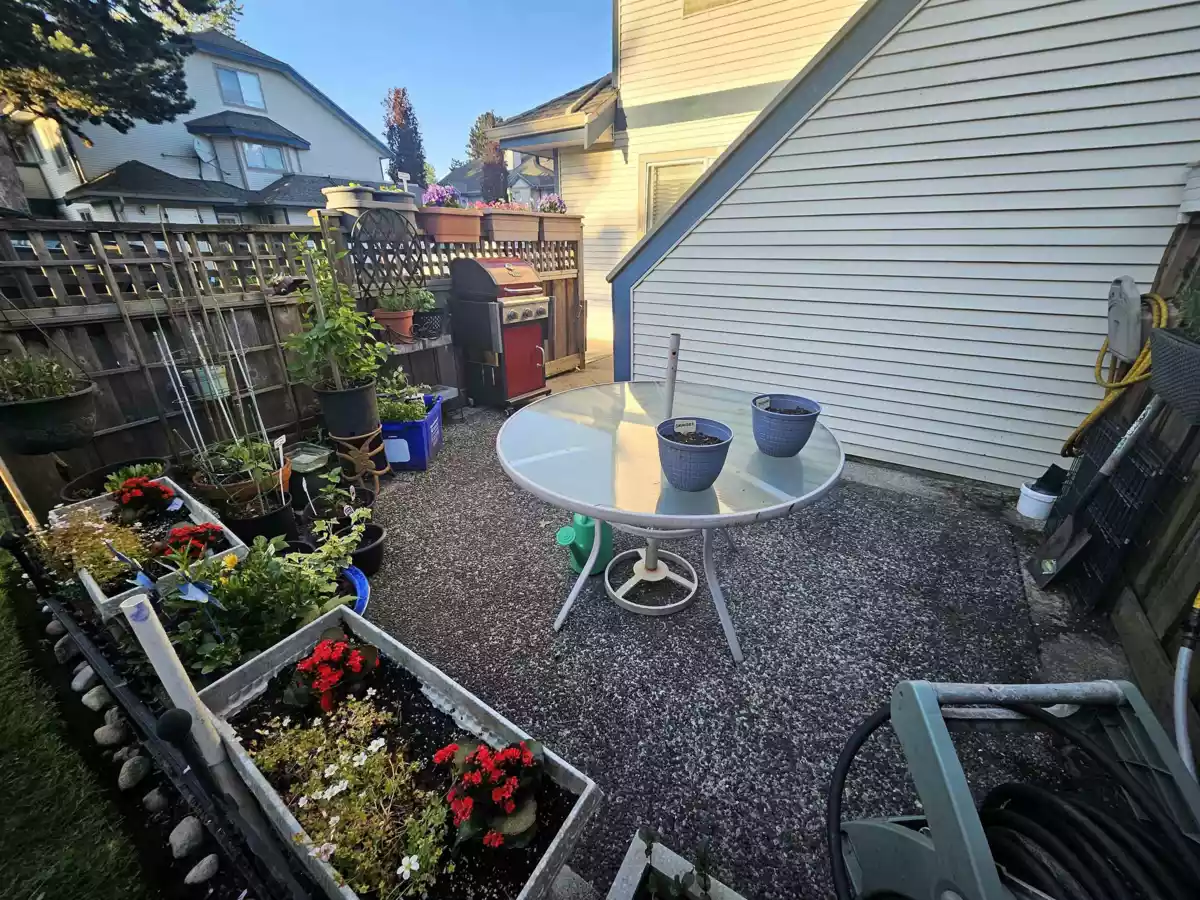 Office / Den Photo of 208 7837 120a Street, Surrey, BC