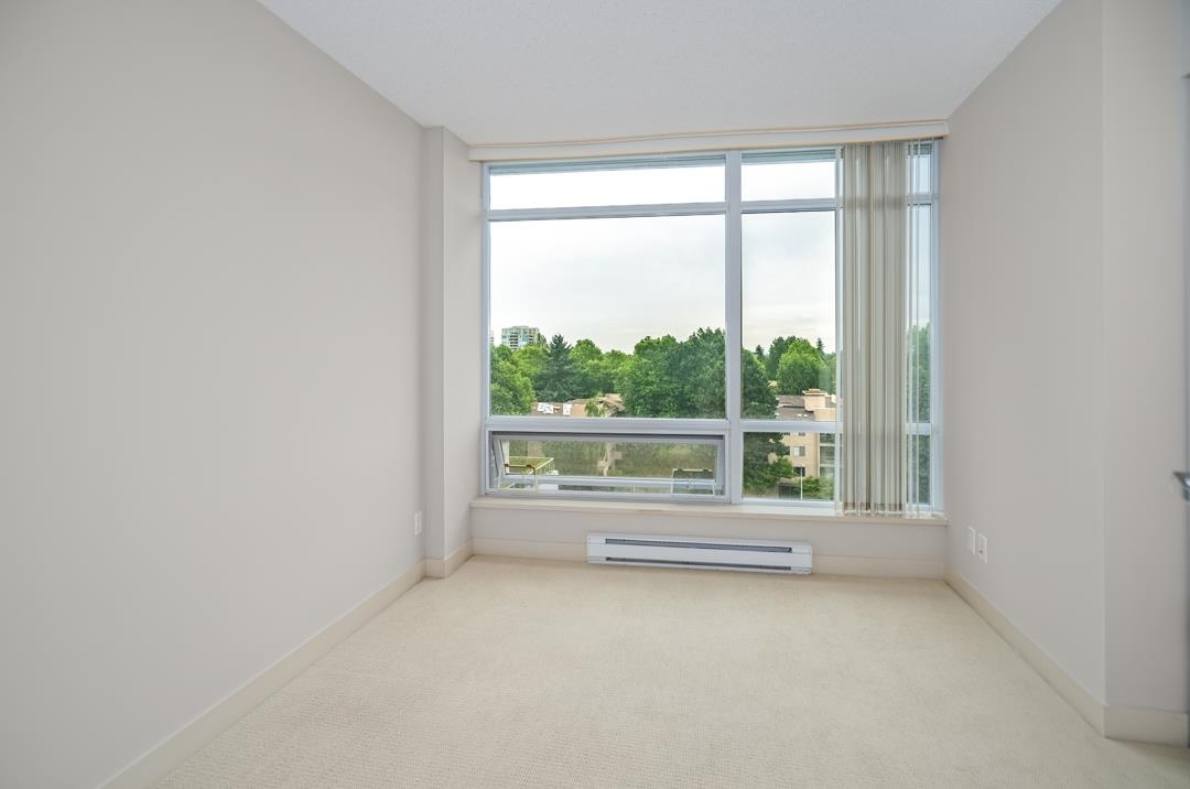 Entry Foyer Photo of 901 8288 Lansdowne Road, Richmond, BC