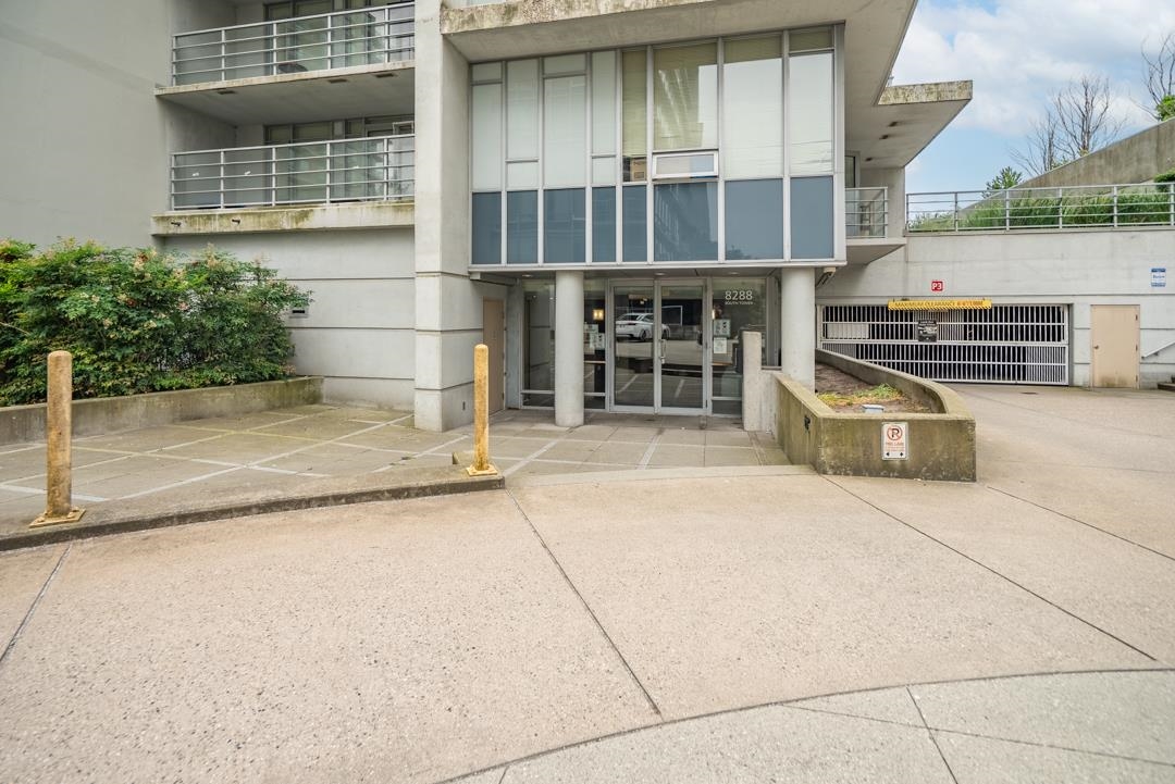 Front Yard Photo of 901 8288 Lansdowne Road, Richmond, BC