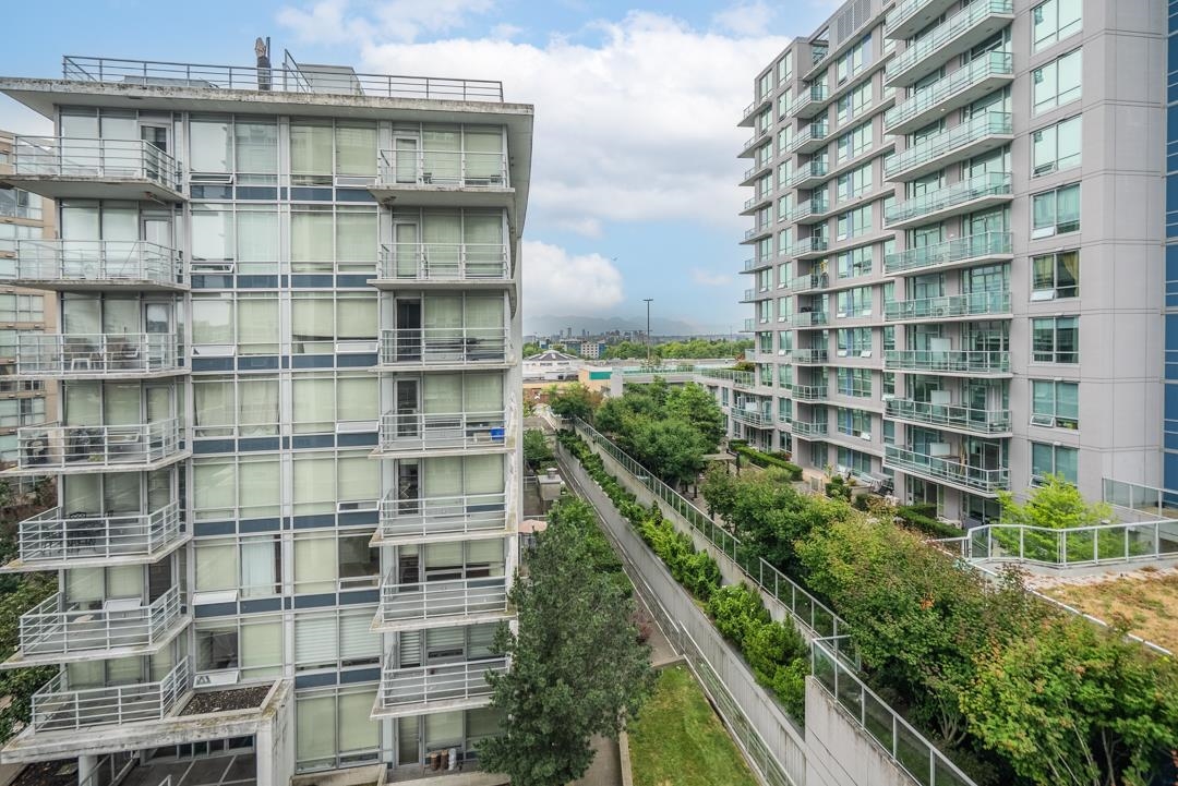Outdoor Deck Photo of 901 8288 Lansdowne Road, Richmond, BC