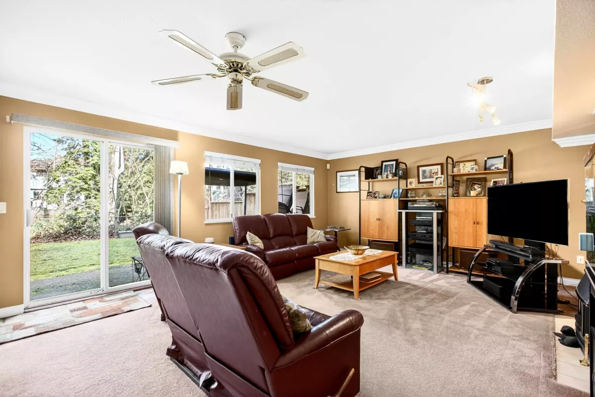 Guest Bathroom Photo of 24 20888 Mckinney Avenue, Maple Ridge, BC