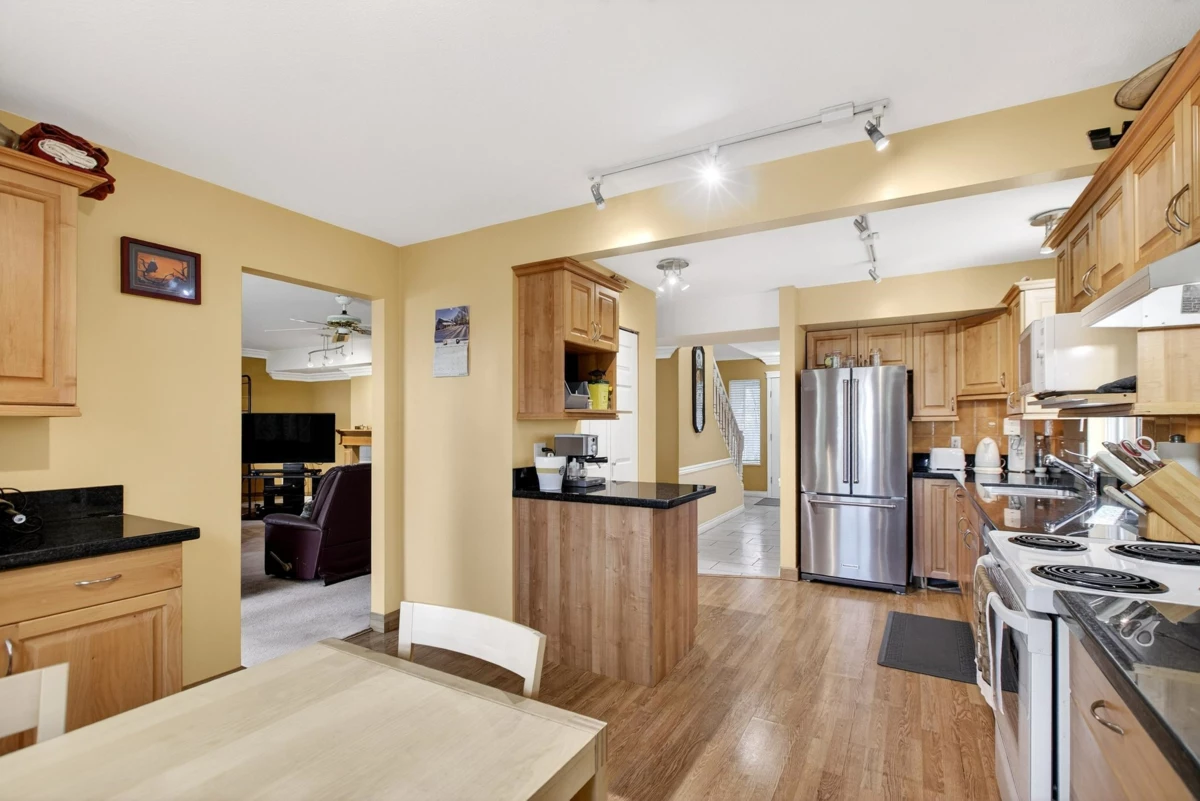 Walk-In Closet Photo of 24 20888 Mckinney Avenue, Maple Ridge, BC