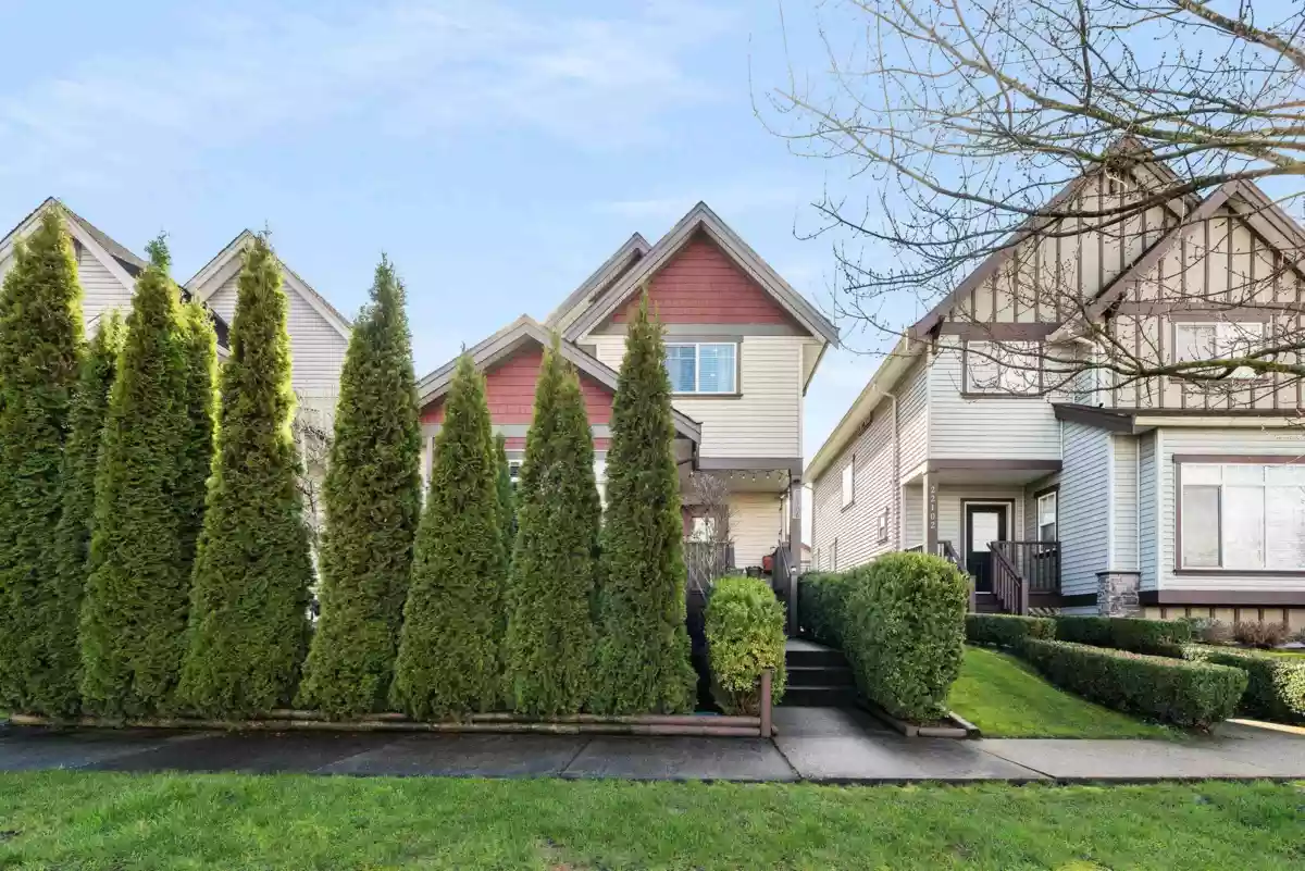 Swimming Pool Photo of 22106 Lemon Avenue, Richmond, BC