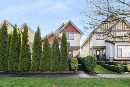 Swimming Pool Photo of 22106 Lemon Avenue, Richmond, BC