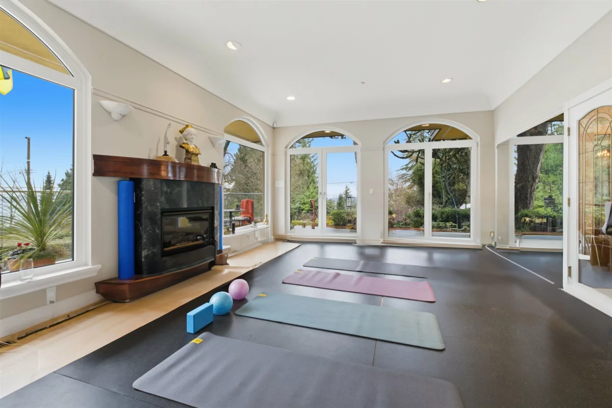 Bedroom 4 Photo of 2635 Rosebery Avenue, West Vancouver, BC