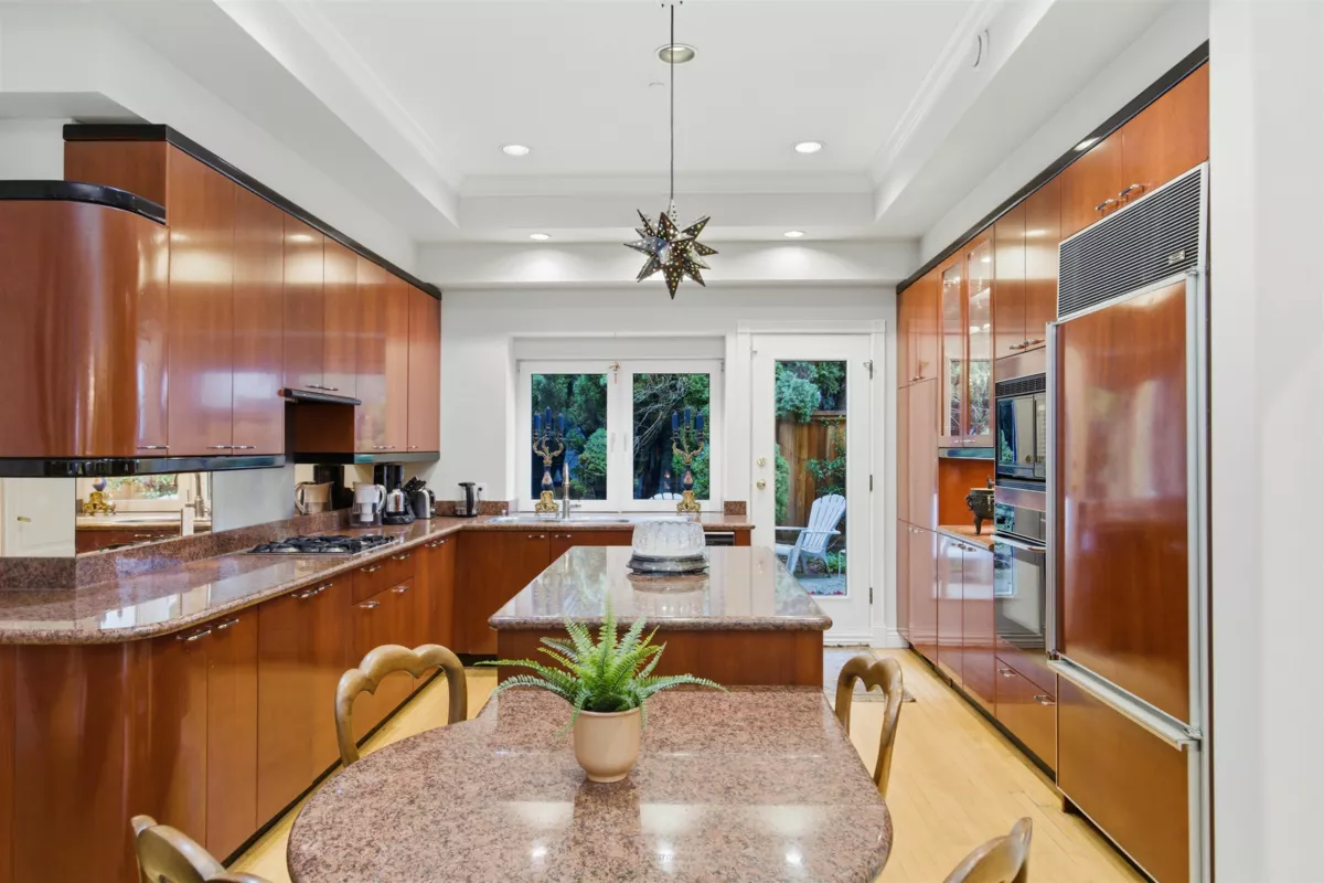 Primary Bedroom Photo of 2635 Rosebery Avenue, West Vancouver, BC