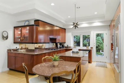 Breakfast Nook Photo of 2635 Rosebery Avenue, West Vancouver, BC