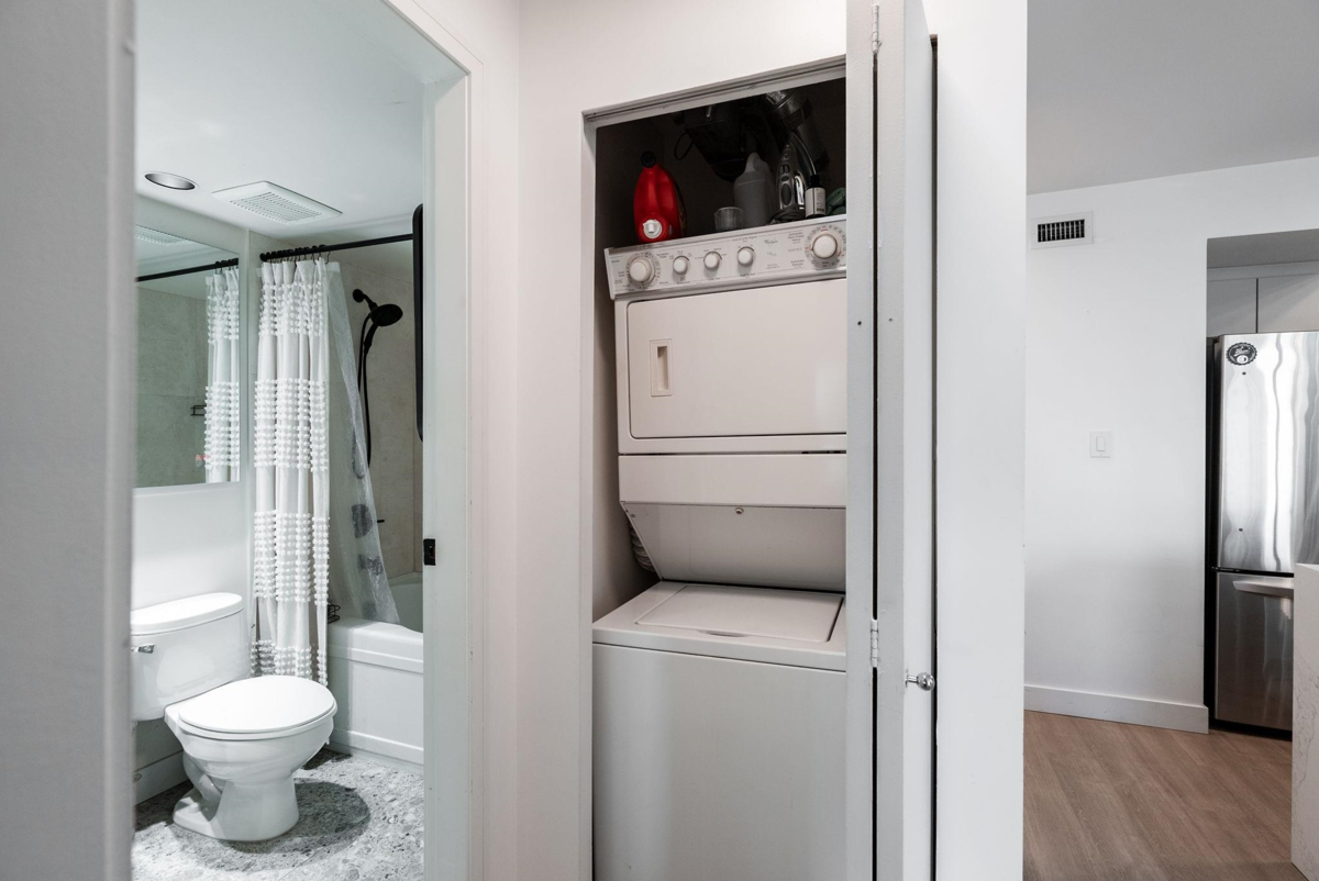 Office / Den Photo of 402 1003 Pacific Street, Vancouver, BC