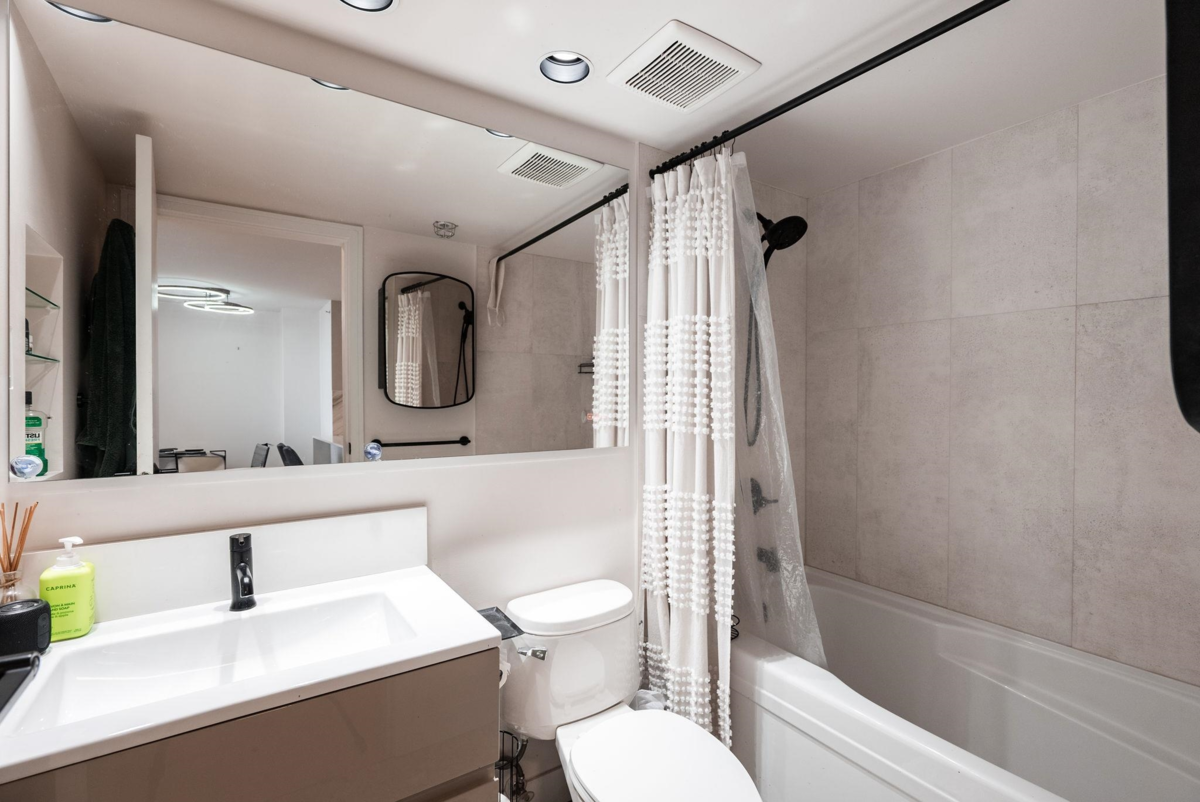 Powder Room Photo of 402 1003 Pacific Street, Vancouver, BC