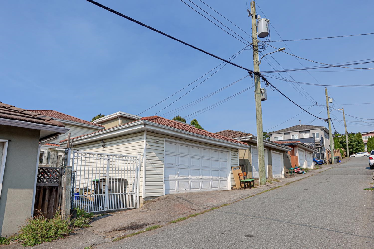 Swimming Pool Photo of 8006 Chester Street, Vancouver, BC