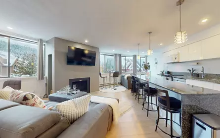 301 4111 Golfers Approach, Whistler, BC, Whistler Village — 1 bed apartment/condo for sale