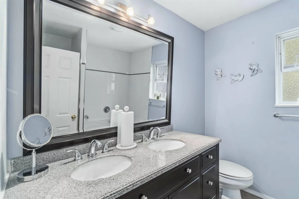 Bedroom 2 Photo of 552 W 29th Street, North Vancouver, BC