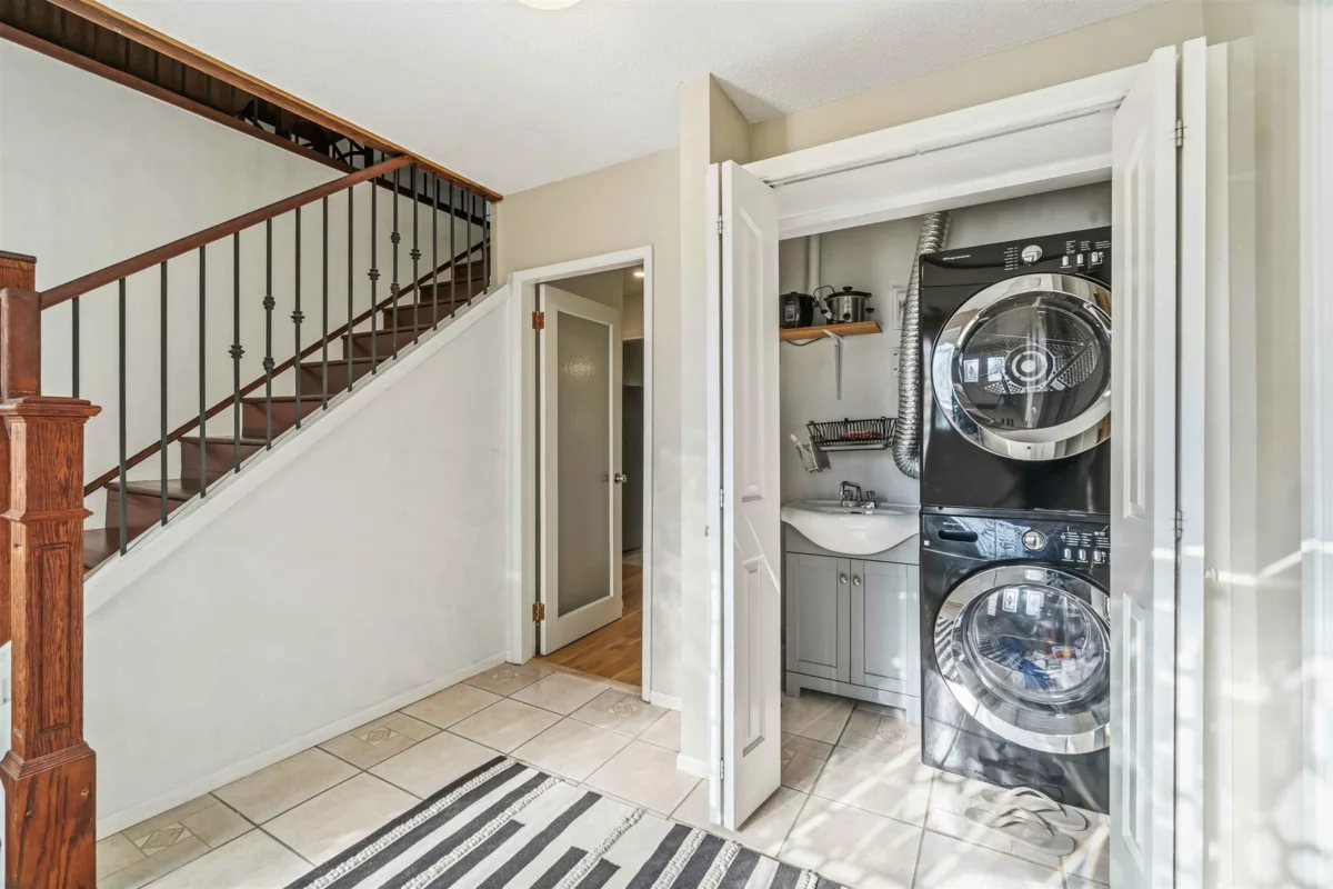 Exterior Rear Photo of 552 W 29th Street, North Vancouver, BC