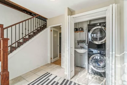 552 W 29th Street, North Vancouver, BC