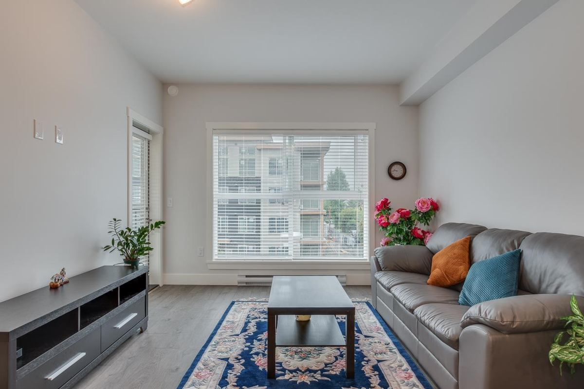 Primary Bathroom Photo of 310 20175 53 Avenue, Langley, BC