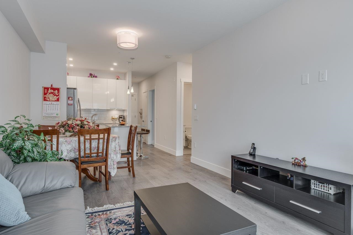 Walk-In Closet Photo of 310 20175 53 Avenue, Langley, BC