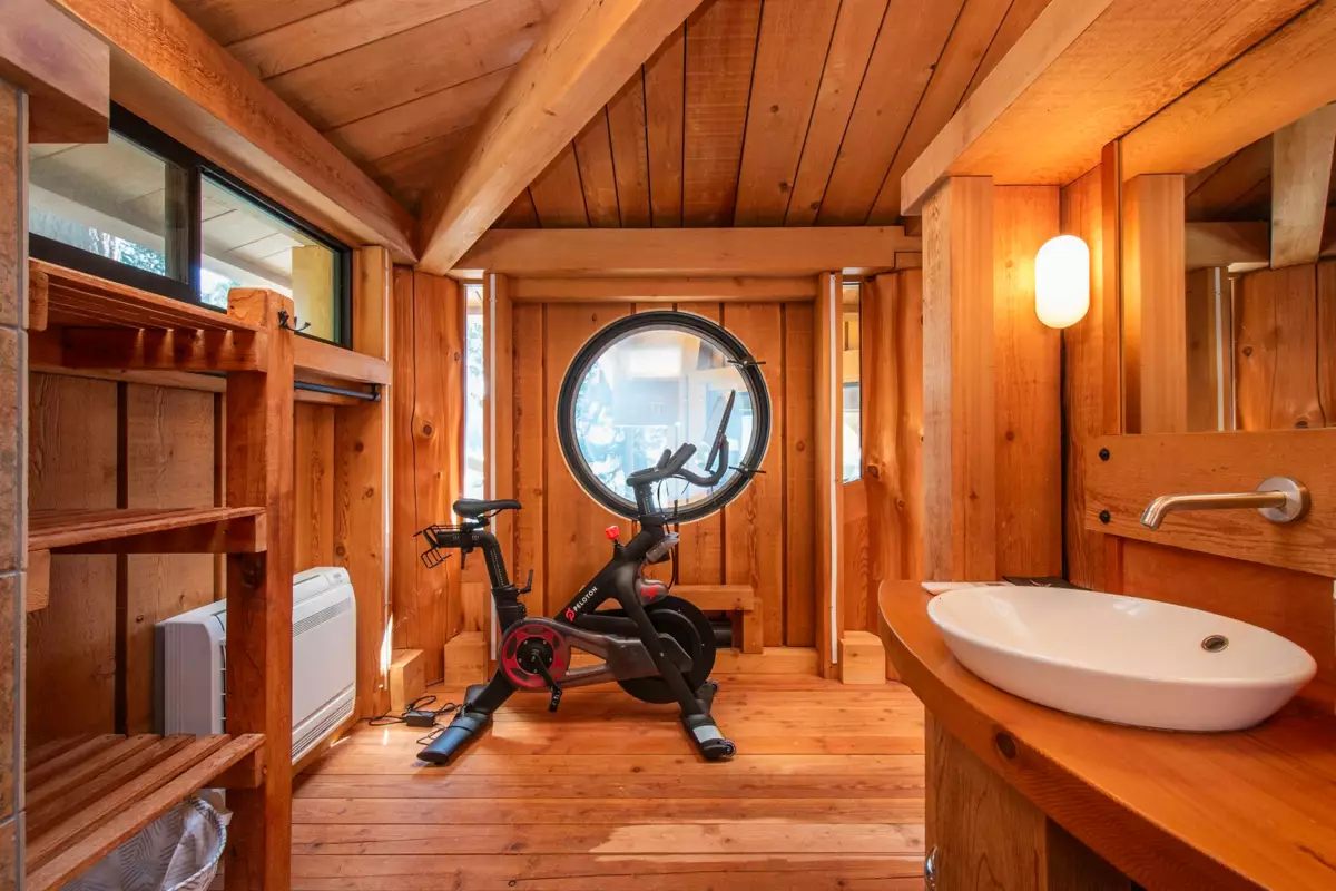 Basement Recreation Room Photo of 1010 Taki-Te-Si Road, Gambier Island, BC