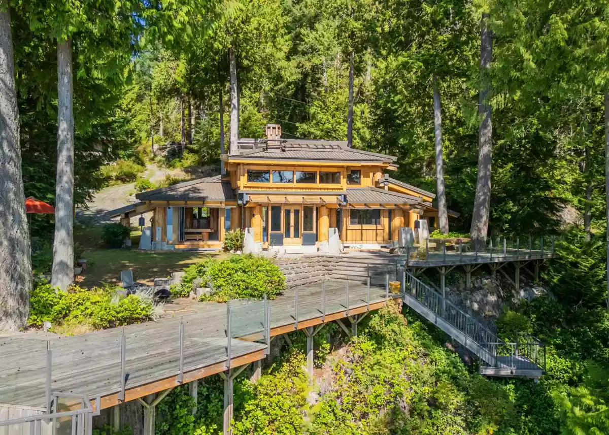Living Room Photo of 1010 Taki-Te-Si Road, Gambier Island, BC