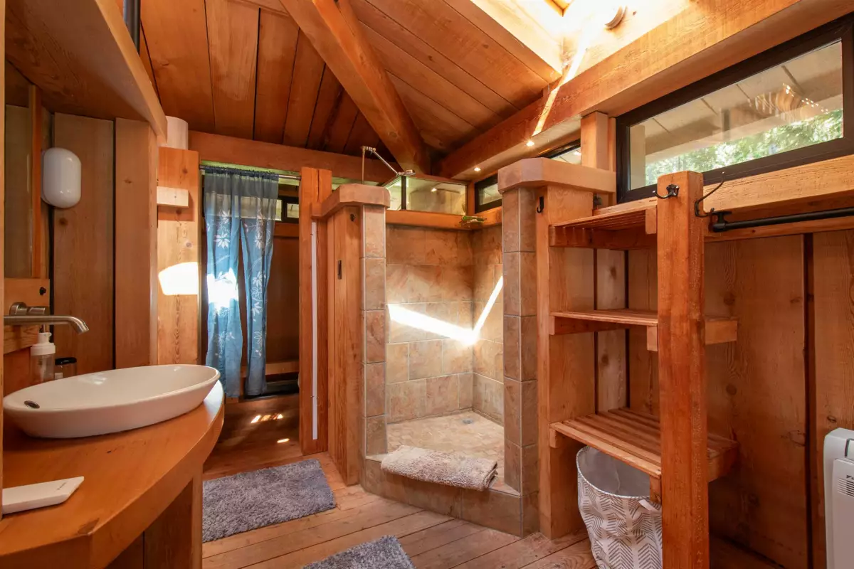 Loft / Bonus Room Photo of 1010 Taki-Te-Si Road, Gambier Island, BC