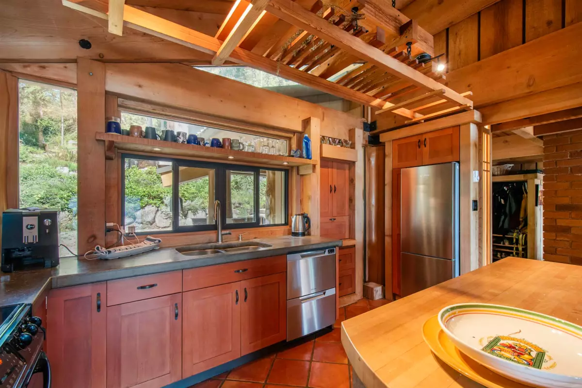 Primary Bathroom Photo of 1010 Taki-Te-Si Road, Gambier Island, BC