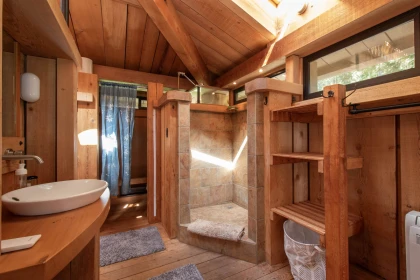 Basement Recreation Room Photo of 1010 Taki-Te-Si Road, Gambier Island, BC