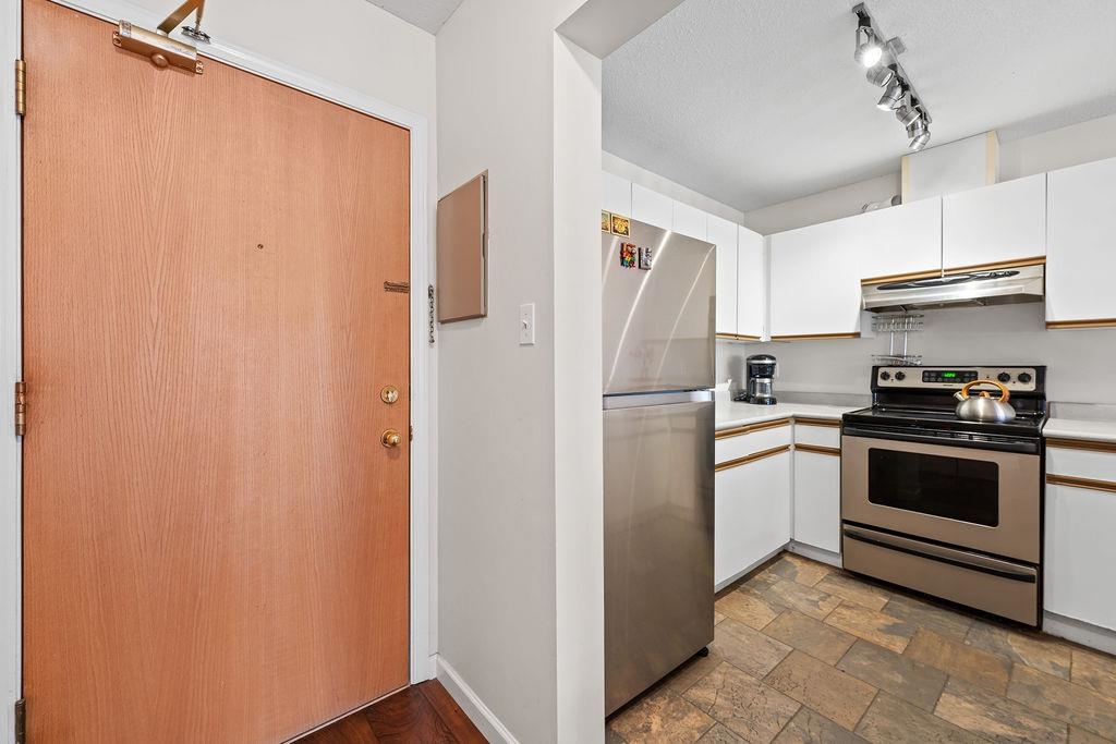 Guest Bathroom Photo of 413 1220 Lasalle Place, Coquitlam, BC