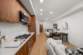 410 2550 Garden Drive, Vancouver, BC