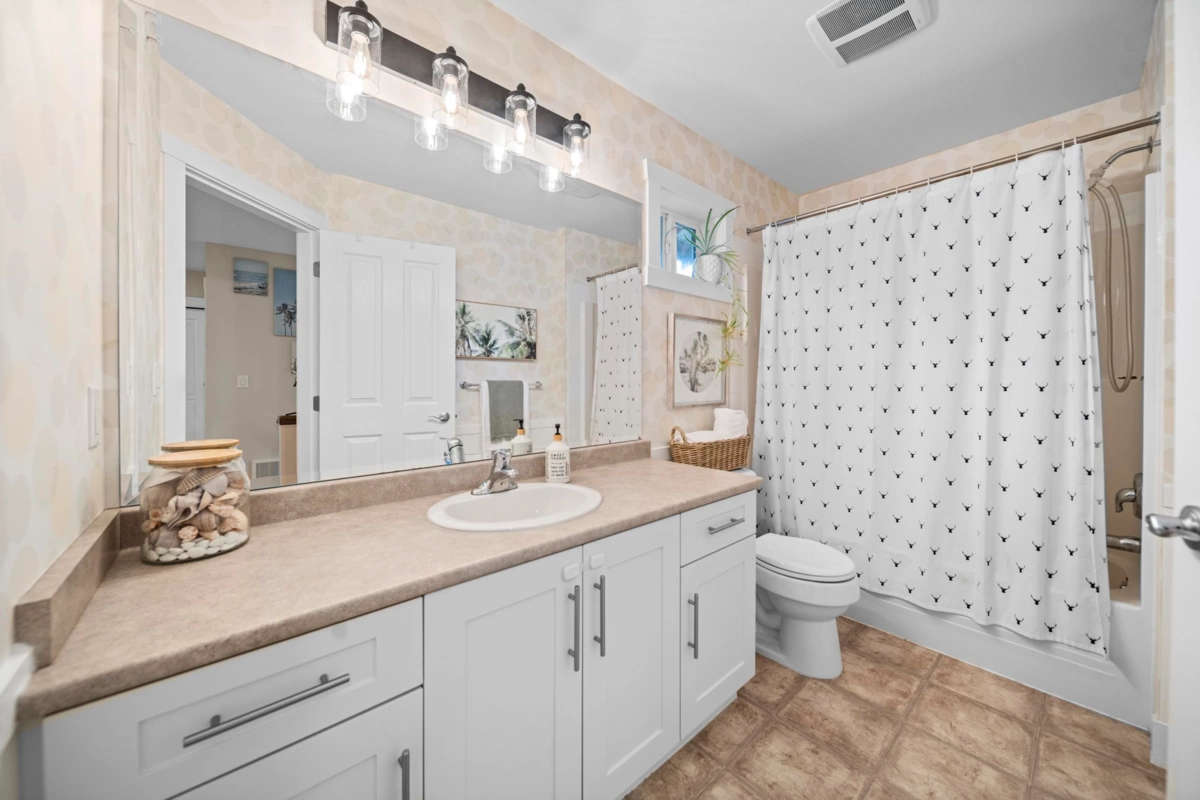 Mudroom Photo of 13851 232 Street, Maple Ridge, BC