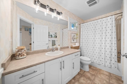 Mudroom Photo of 13851 232 Street, Maple Ridge, BC