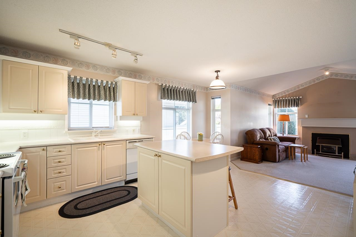 Breakfast Nook Photo of 51 8555 209 Street, Langley, BC