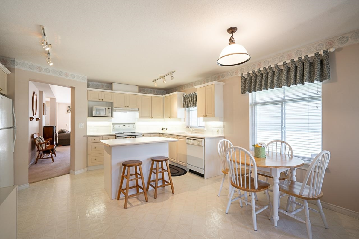 Primary Bathroom Photo of 51 8555 209 Street, Langley, BC