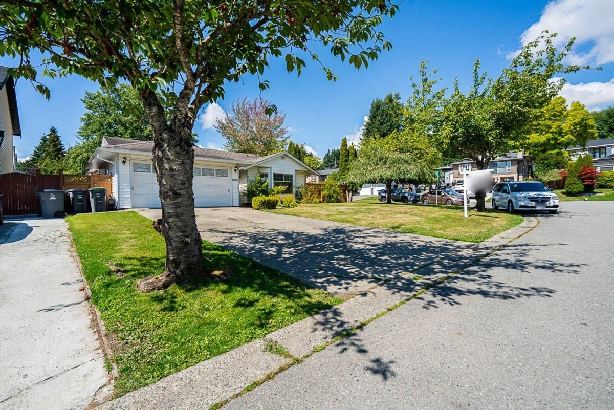 Living Room Photo of 6697 141a Street, Surrey, BC